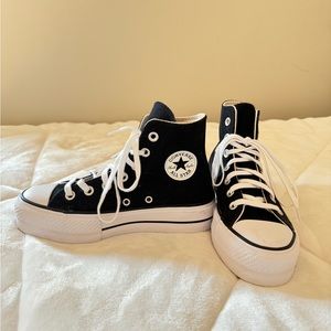 Converse Women's Chuck Taylor All Star Lift size 5